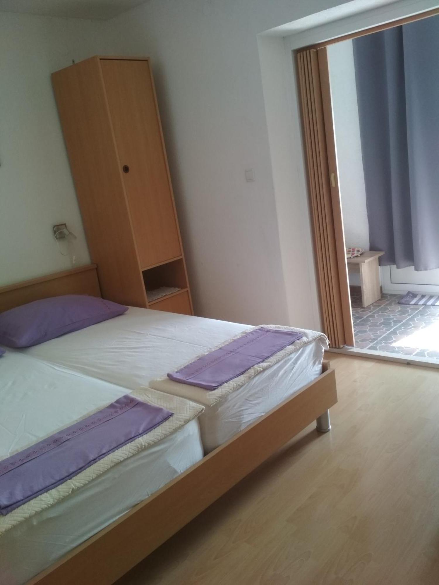 Apartmani Carevic Baška Voda Oda fotoğraf